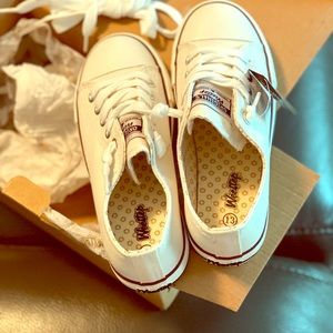 White westep sneakers